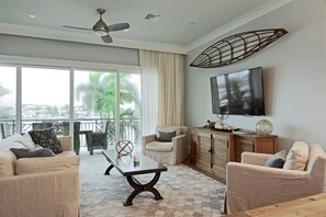 Smart TV - New & Luxurious 4/3 Townhouse with boat slip- 2,800 Square Feet (Clearwater Beach)