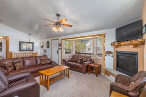 Smart TV, fireplace, DVD player - Lake View, AC, EV 240V Charger, Yard, Ideal Beach Pass (Garden City)