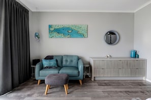 Estudio de luna de miel | Área de sala de estar | Smart TV 