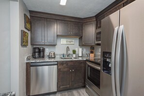 Fridge, microwave, oven, stovetop - Children's Dream House! Walk to the Beach! (Hampton)