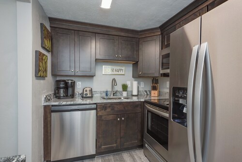 Children's Dream House! Walk to the Beach!