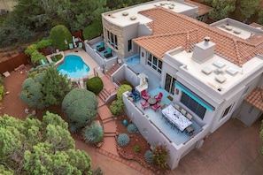 المنشأة من الخارج