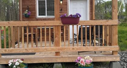 Kenai River access! Cute little cabin with a loft
