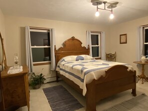 6 habitaciones, tabla de planchar con plancha y cuna de viaje 