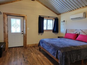 3 Schlafzimmer, Schreibtisch, Bügeleisen/Bügelbrett, Reisekinderbett