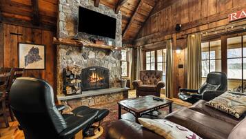 TV, fireplace, DVD player, books