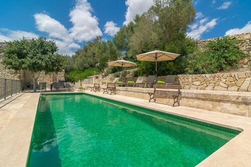 SES CASES VELLES DE SON BARÓ - Idyllic country estate with private pool in the center of