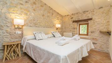 5 habitaciones, tabla de planchar con plancha y wifi gratis