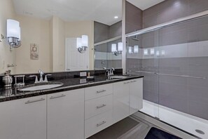 Townhome, 3 Bedrooms | Bathroom | Towels - Serenity 3 Bed Townhome 3 Bedroom Townhouse by RedAwning (Clermont)