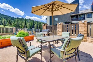 Condo, 2 quartos | Sacada