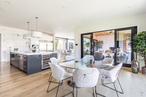 تناول الطعام