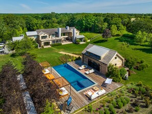 المنشأة من الخارج