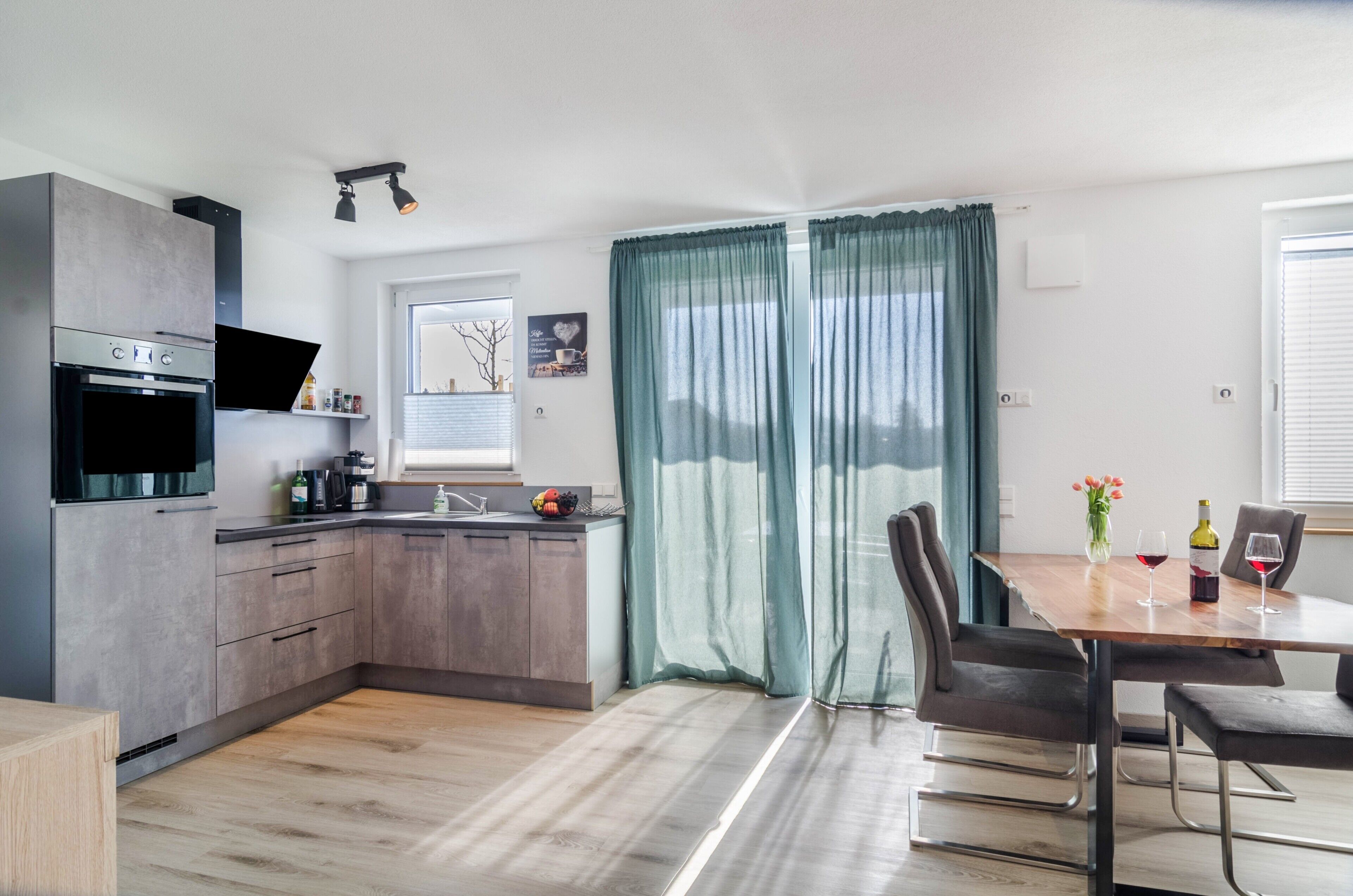 Kühlschrank, Ofen, Herdplatte, Geschirrspüler