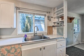 Interior - Eugene Cottage w/ Deck ~ 1 Mile to Downtown! (Eugene)