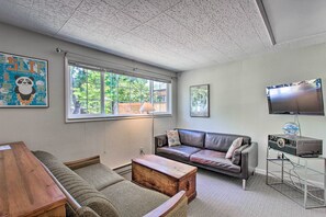 TV, stereo - Eugene Cottage w/ Deck ~ 1 Mile to Downtown! (Eugene)