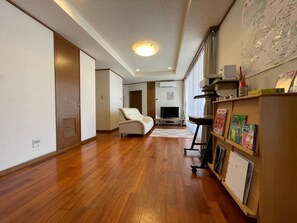 Flat-screen TV - Minpaku Arin Kurin (Haebaru)
