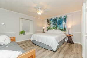3 chambres, bureau, fer et planche à repasser, accès au Wi-Fi (inclus)