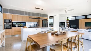 Dining - Banksia - Absolute Beachfront (Culburra Beach)