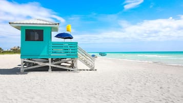 Beach nearby, beach towels, kayaking, motor boating