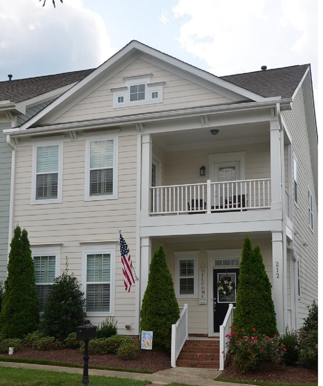 FULLY FURNISHED - 12 OAKS
