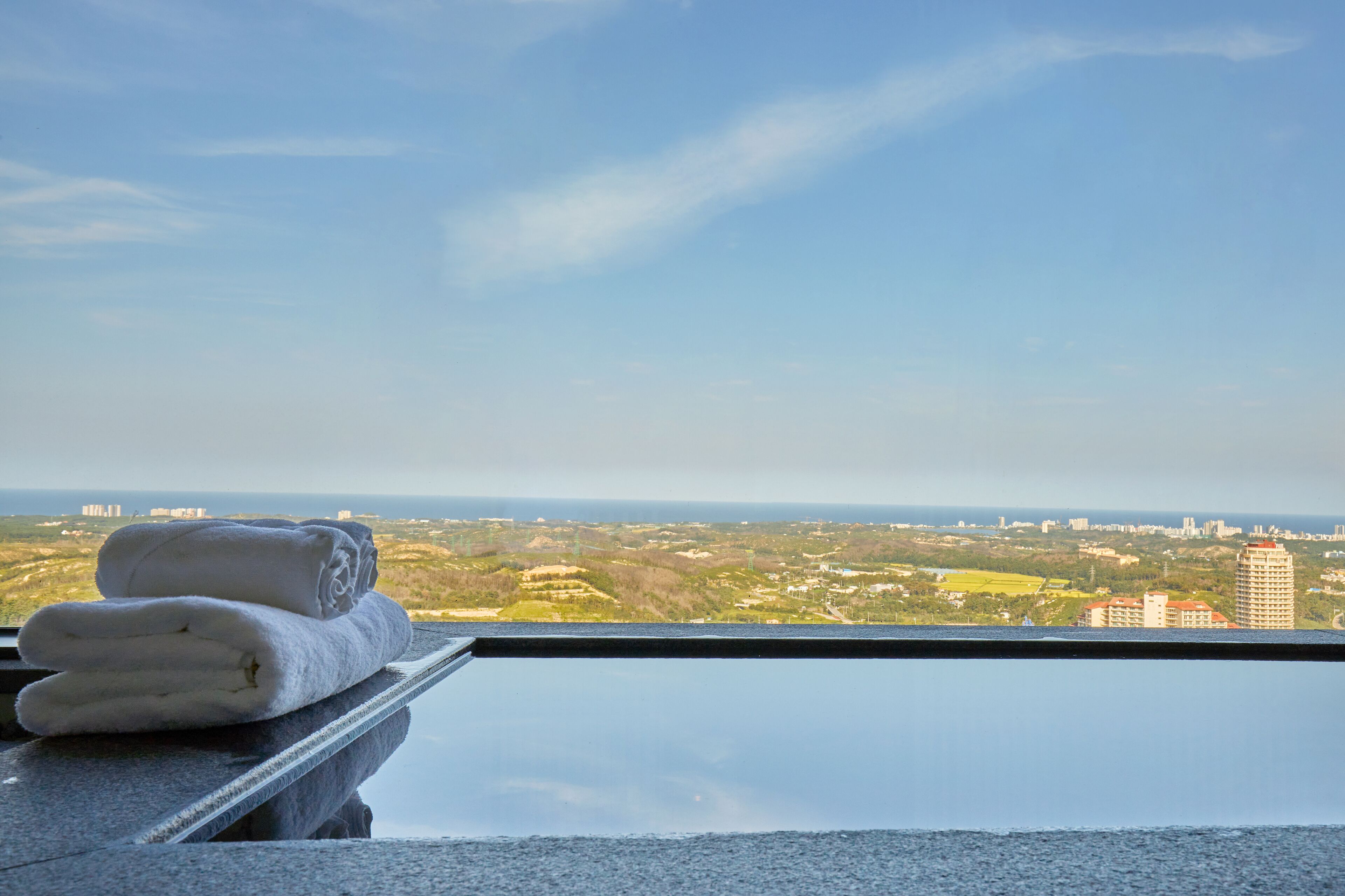 separate bathtub and shower, free toiletries, hair dryer, bidet