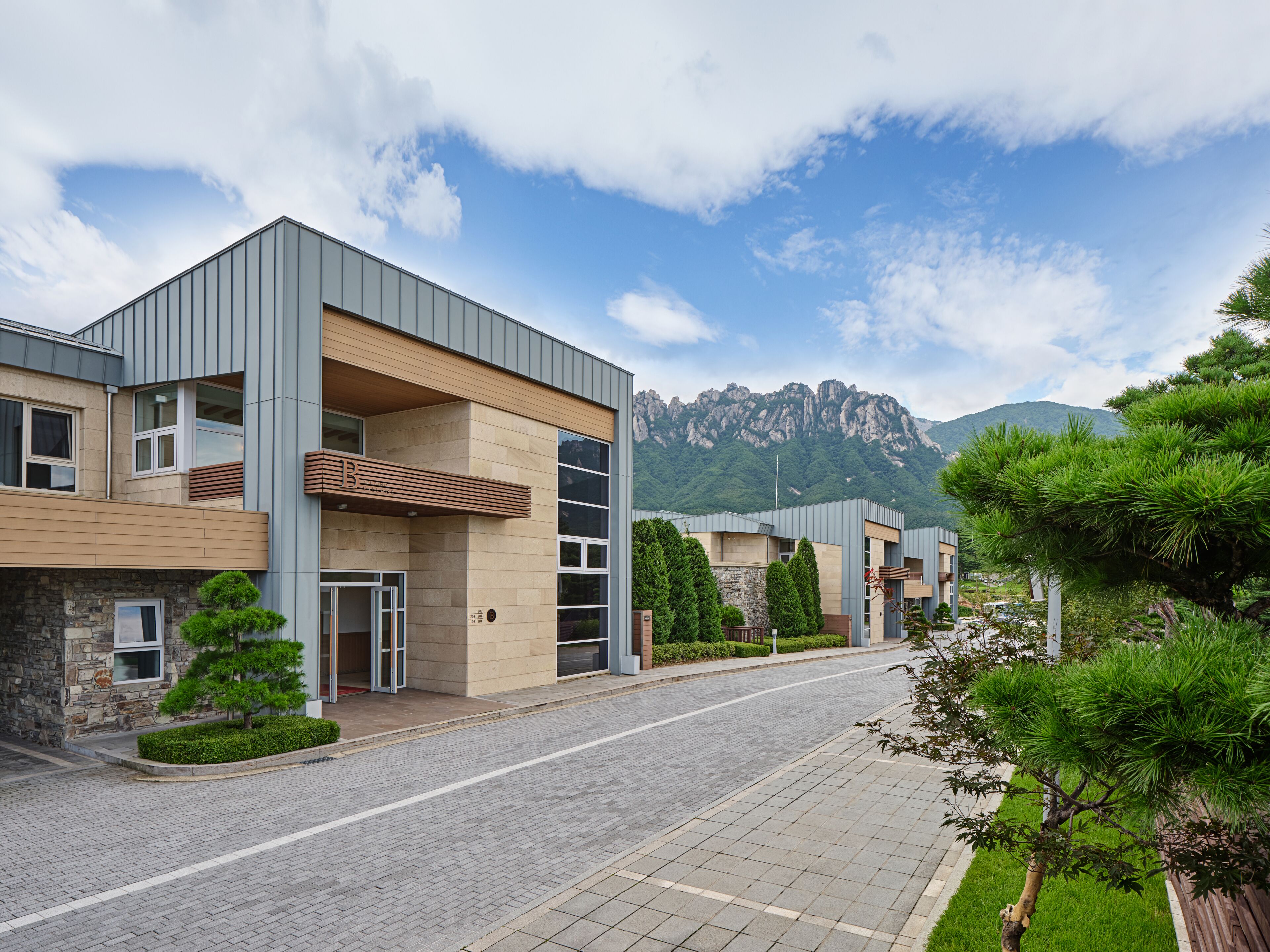 2 bedrooms, premium bedding, free wifi