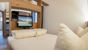 2 chambres, coffres-forts dans les chambres, Wi-Fi, draps fournis
