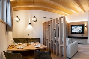 Dining - Melissa vacation apartment - ROSENHOF Apartments & Wellness & Farm (Nauders)