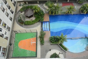 Vista frontal de la propiedad