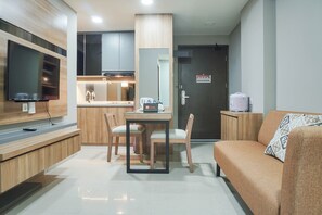 Room | 1 bedroom, free WiFi, bed sheets - Elegant 1BR Apartment with Working Space Mustika Golf Residence (Cikarang)