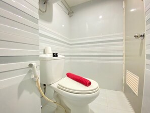 Bathroom - Wonderful & Stylish Studio at Jarrdin Cihampelas Apartment (Bandung)