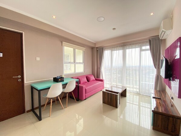 Room | Living area - Modern & Cozy 2BR at Gateway Pasteur Apartment (Cimahi)