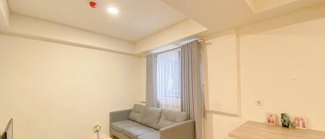 Room | Living area | TV
