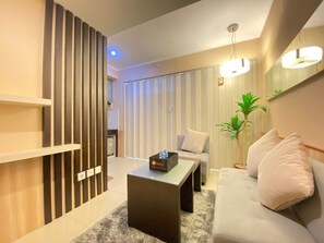 1 bedroom, free WiFi, bed sheets - Cozy and Stylish 1BR Apartment at Gateway Pasteur (Cimahi)