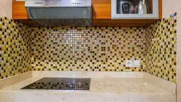 Kamar | Dapur pribadi | Lemari es, kompor, dan peralatan masak/sendok-piring