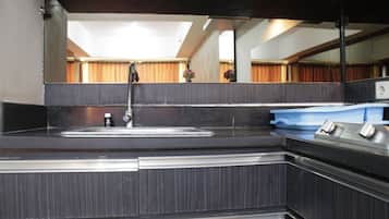 客房 | 私人廚房 | 雪櫃、爐具、廚房用具/餐具/器皿