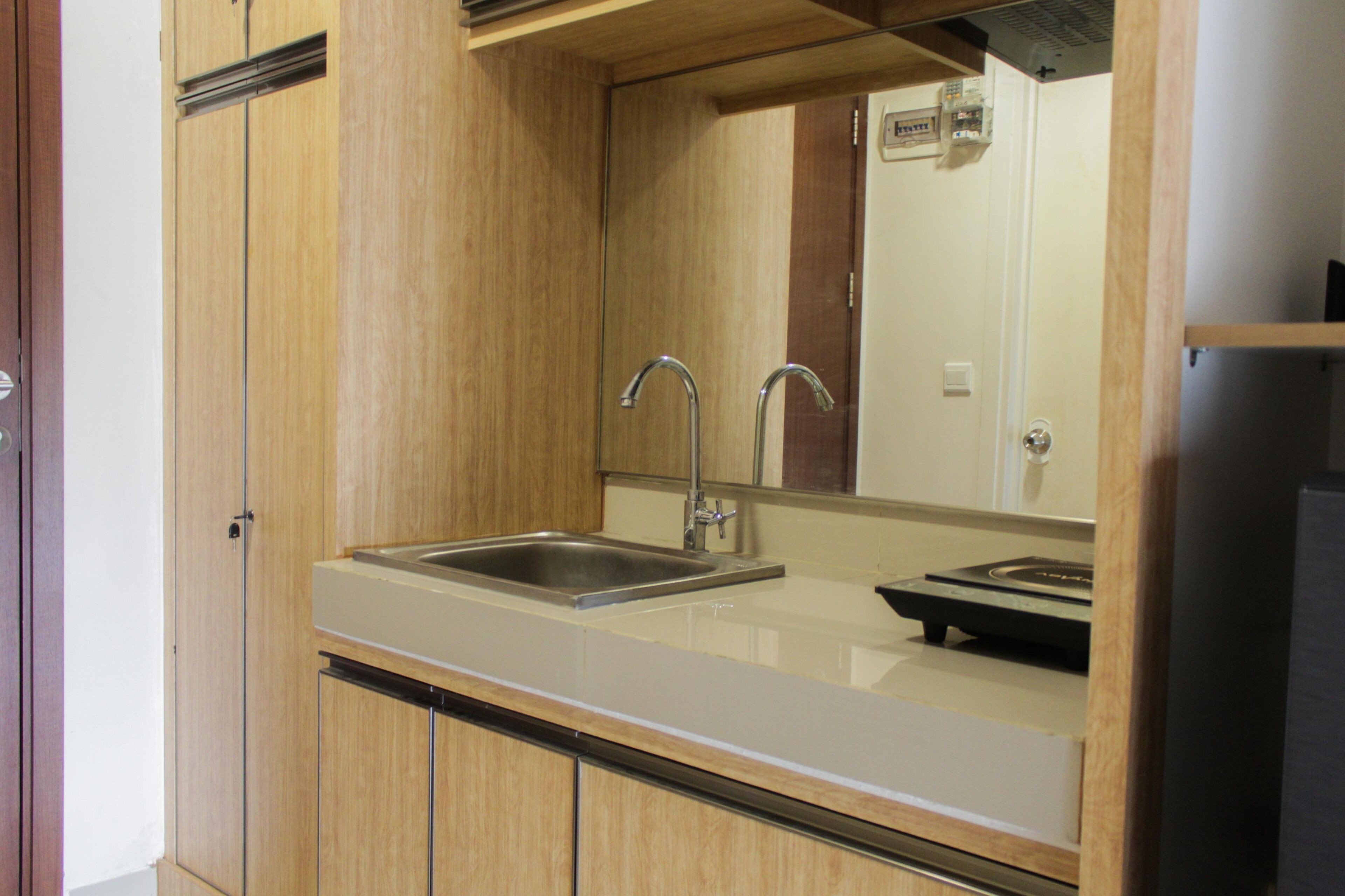 Room | Private kitchen | Fridge, stovetop, cookware/dishes/utensils