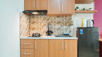 Kamar | Dapur pribadi | Lemari es, kompor, dan peralatan masak/sendok-piring