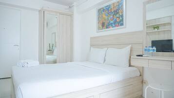 Free WiFi, bed sheets