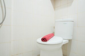 Phòng | Phòng tắm | Buồng tắm vòi sen, đồ dùng nhà tắm miễn phí, khăn tắm 