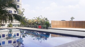 Outdoor pool - Cozy and Simply Studio Titanium Square Apartment (Jakarta)