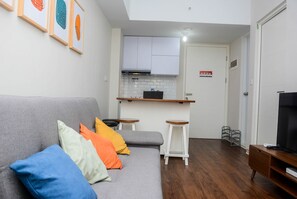 2 bedrooms, free WiFi, bed sheets - Best and Relax 2BR Springlake Summarecon Apartment (Bekasi)