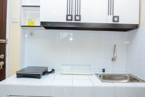 Camera | Cucina privata | Frigorifero, piano cottura, pentole/stoviglie/utensili