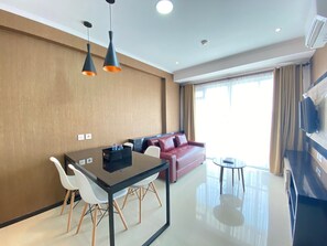 Room | 2 bedrooms, bed sheets - Luxurious & Cozy 2BR Gateway Pasteur Apartment near Exit Toll (Cimahi)