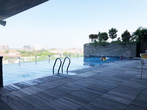 Elegant Cozy Studio Room Apartment at Tamansari Papilio