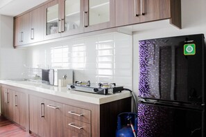 Zimmer | Eigene Küche | Kühlschrank, Mikrowelle, Herdplatte, Geschirrspüler