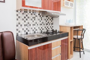 Private kitchen - Comfort 2BR Apartment at Vittoria Residence (Jakarta)