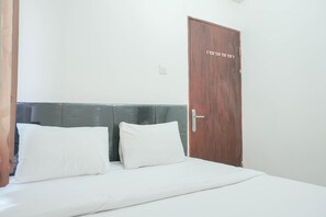2 bedrooms, iron/ironing board, free WiFi, bed sheets - Nice and Homey 2BR City Park Apartment (Jakarta)