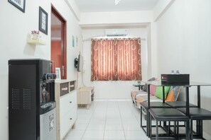 2 bedrooms, iron/ironing board, free WiFi, bed sheets - Nice and Homey 2BR City Park Apartment (Jakarta)