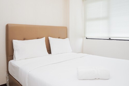 Cozy Room 2BR at 19 Avenue Apartment